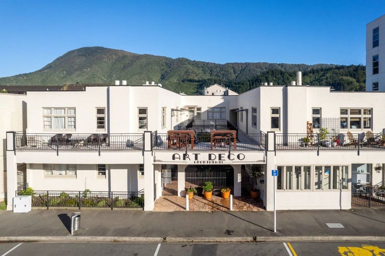 Photo of property in 15 Wellington Street, Picton, 7220