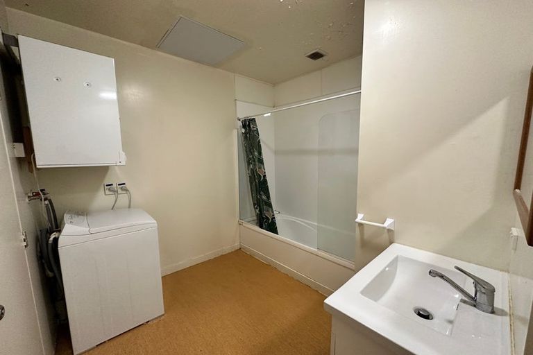 Photo of property in 4 Torrens Terrace, Mount Cook, Wellington, 6011