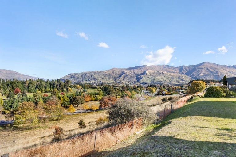 Photo of property in 12 Rob Roy Lane, Wanaka, 9305