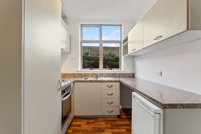 Photo of property in 15 Wellington Street, Picton, 7220