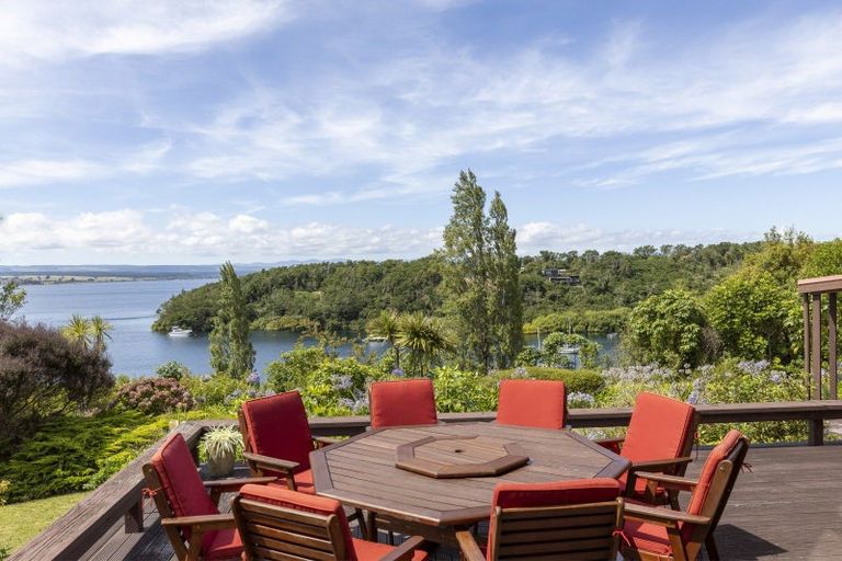 Photo of property in 892 Acacia Bay Road, Acacia Bay, Taupo, 3330