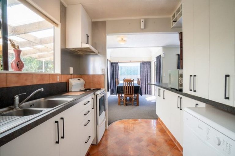 Photo of property in 32 Rosedale Crescent, Cloverlea, Palmerston North, 4412