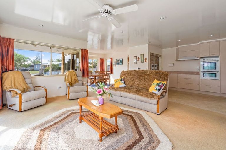 Photo of property in 44 Pine Road, Ngunguru, Whangarei, 0173