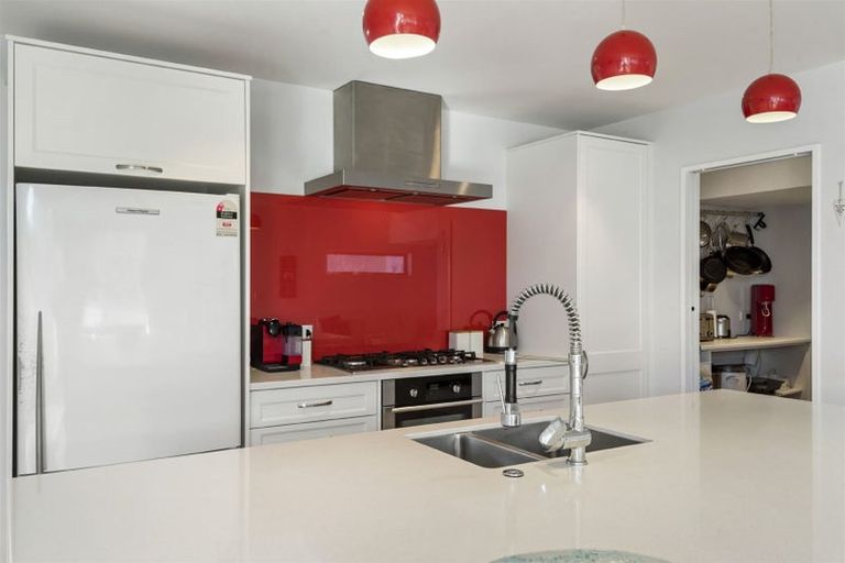 Photo of property in 68 Hebron Road, Waiake, Auckland, 0630