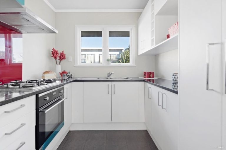 Photo of property in 1/6 Arabi Street, Sandringham, Auckland, 1041