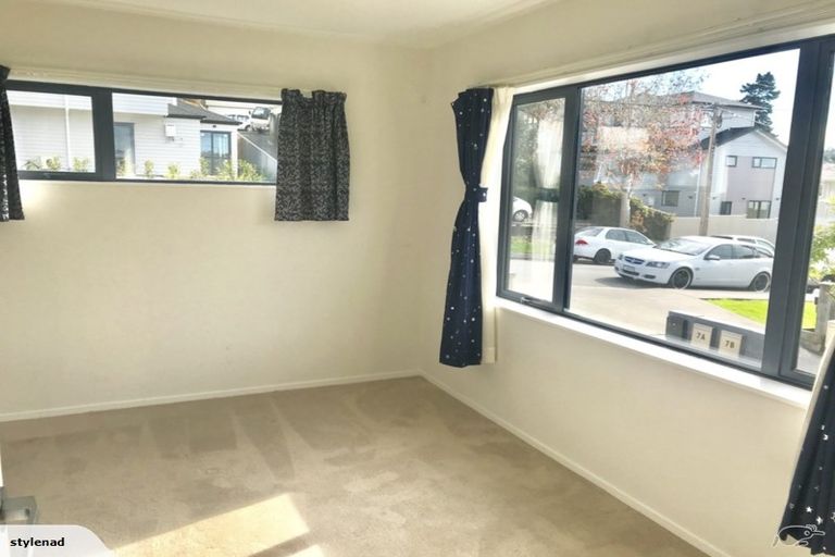 Photo of property in 7 Woodall Place, Totara Vale, Auckland, 0627