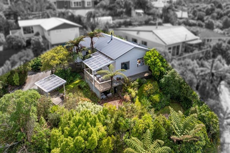 Photo of property in 34 Poto Road, Normandale, Lower Hutt, 5010