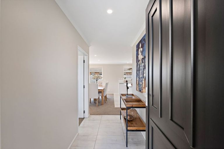 Photo of property in 1 Reremoana Close, Hawera, 4610