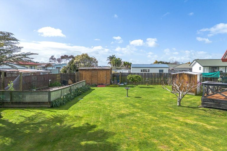 Photo of property in 5 Parfitt Place, Ngatea, 3503