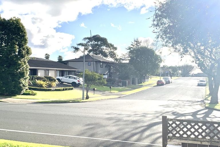 Photo of property in 1/28 Prince Regent Drive, Half Moon Bay, Auckland, 2012