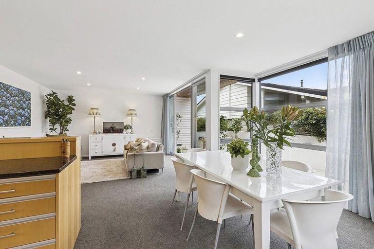 Photo of property in 32 Mantell Street, Seatoun, Wellington, 6022