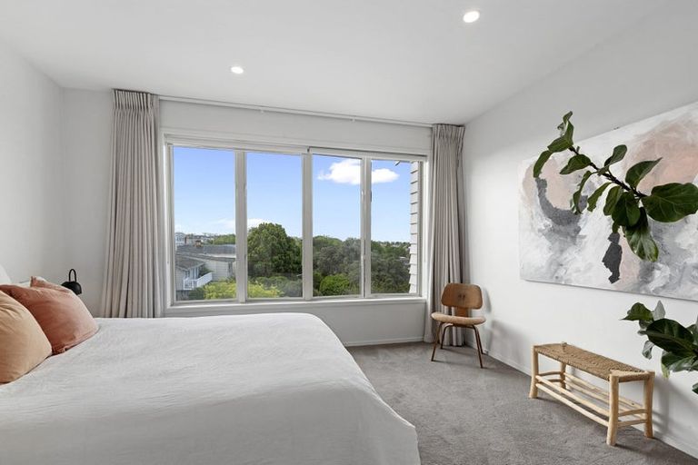 Photo of property in 9/83 Hinemoa Street, Birkenhead, Auckland, 0626