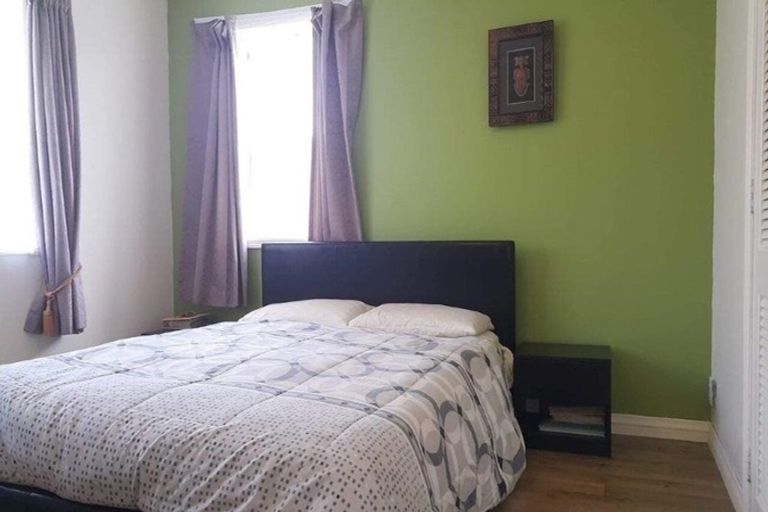 Photo of property in 2/271 Karori Road, Karori, Wellington, 6012