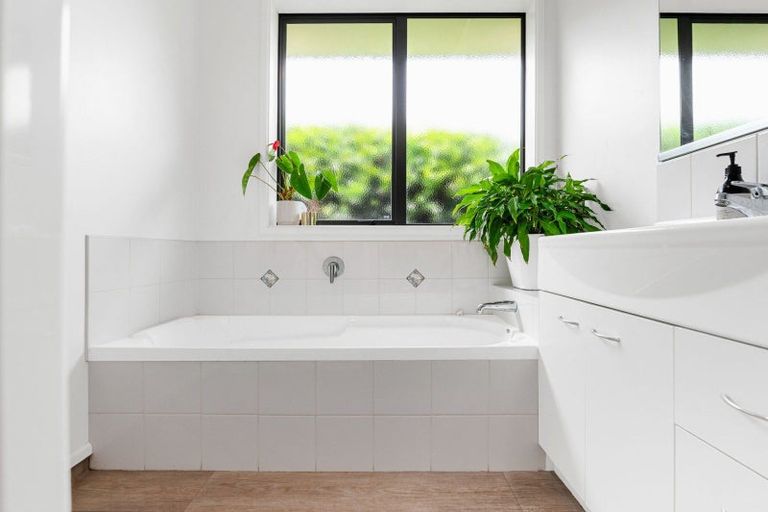 Photo of property in 8 Parkside Drive, Huntington, Hamilton, 3210