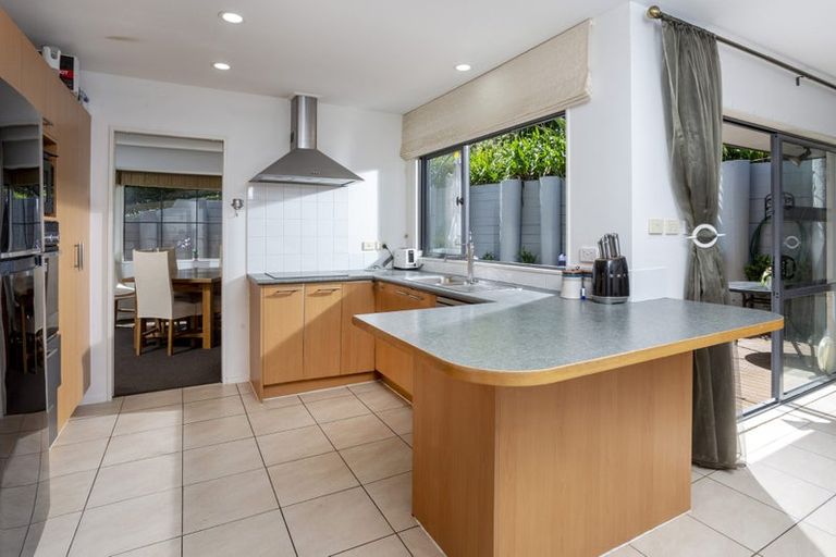 Photo of property in 25 Langana Avenue, Browns Bay, Auckland, 0630