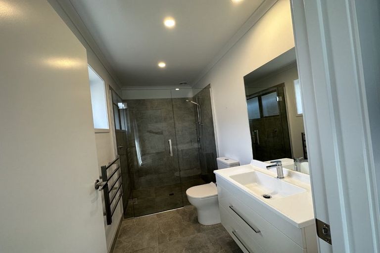 Photo of property in 14 Kahukaka Road, One Tree Point, 0118