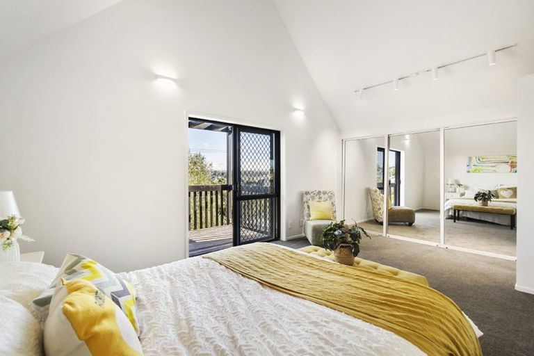 Photo of property in 1/78 Browns Bay Road, Rothesay Bay, Auckland, 0630