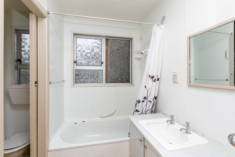 Photo of property in 23b Port View Crescent, Moturoa, New Plymouth, 4310