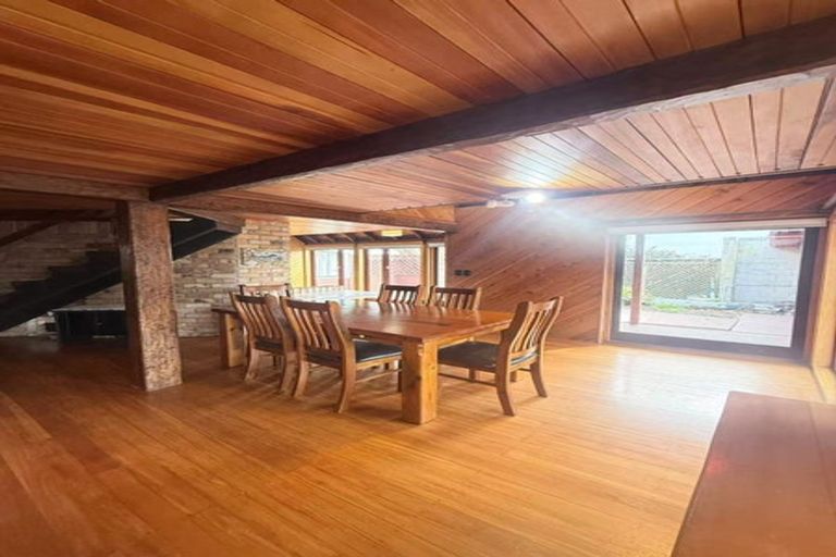 Photo of property in 7b The Esplanade, Eastern Beach, Auckland, 2012