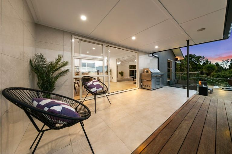 Photo of property in 91 Mountain Road, Henderson Valley, Auckland, 0612