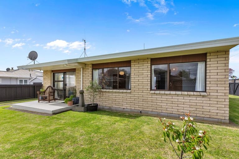 Photo of property in 1 Karaka Road, Otumoetai, Tauranga, 3110