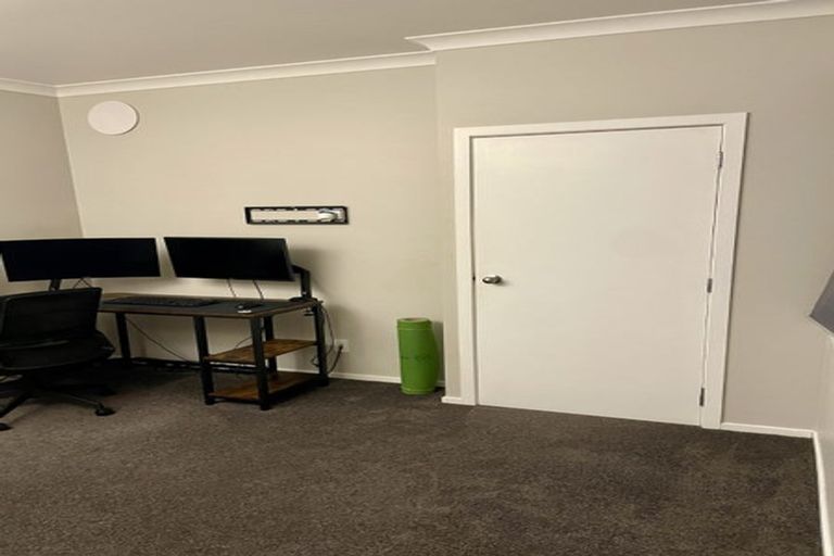 Photo of property in 10 Helen Street, Brooklyn, Wellington, 6021