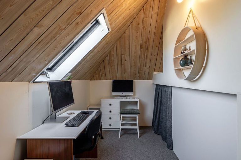 Photo of property in 8 Mcarthur Street, Terrace End, Palmerston North, 4410
