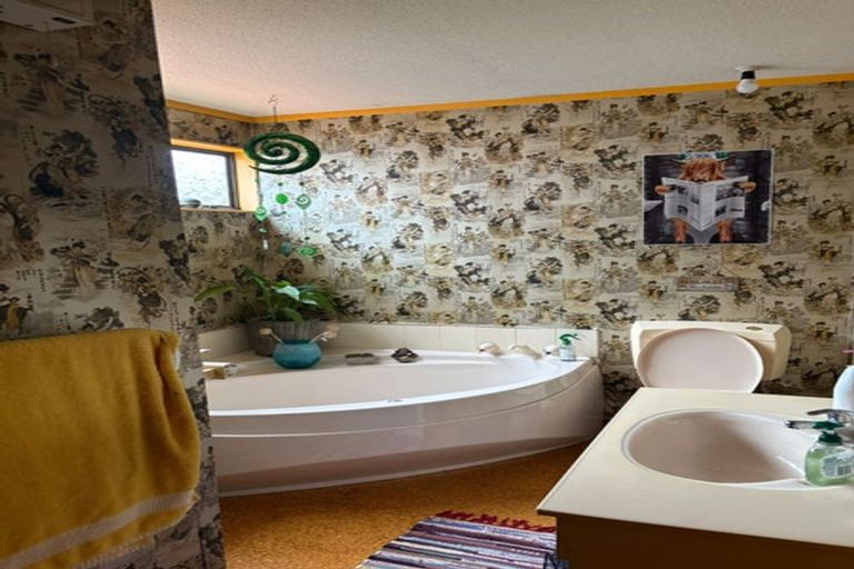 Photo of property in 26 Whanake Street, Titahi Bay, Porirua, 5022