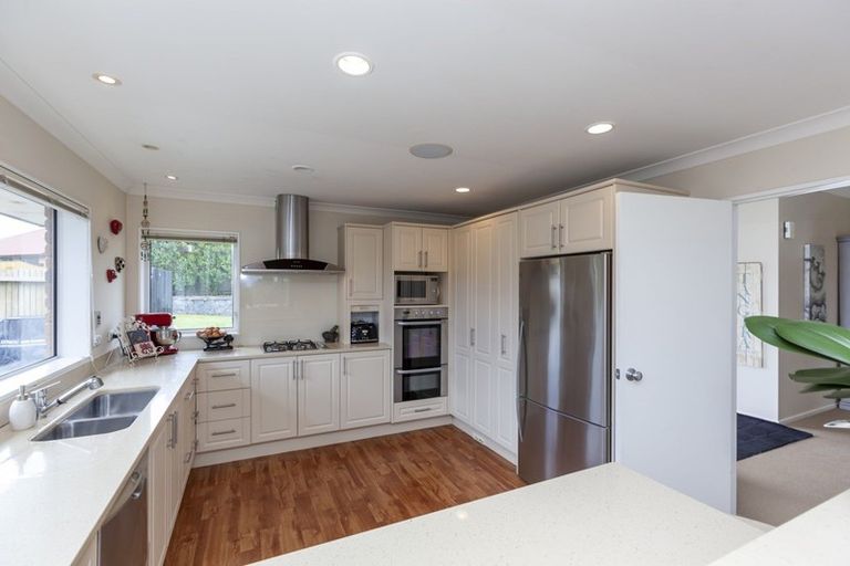 Photo of property in 2 Cascade Way, Paraparaumu, 5032