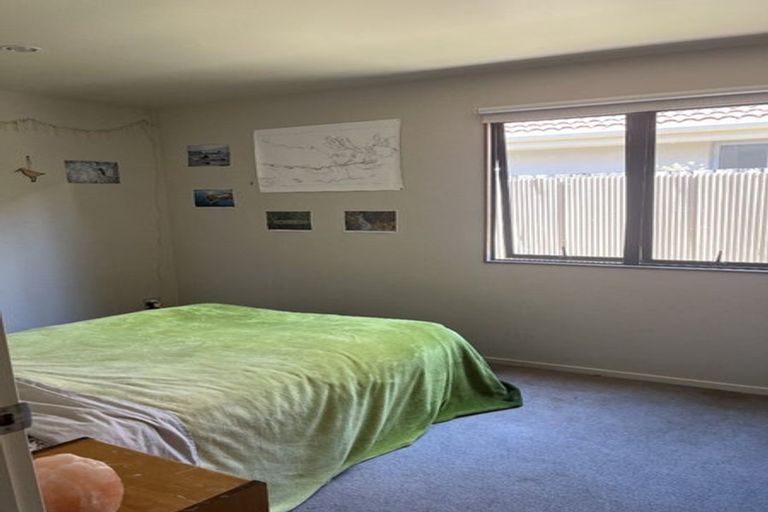 Photo of property in 26 Oakford Close, Riccarton, Christchurch, 8011