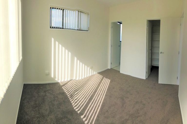 Photo of property in 65 Hayfield Way, Karaka, Papakura, 2113