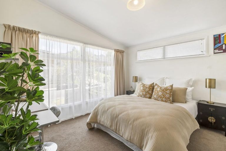 Photo of property in 16 Keldale Place, Forrest Hill, Auckland, 0620