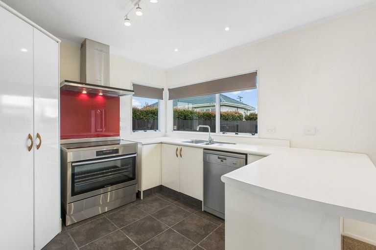 Photo of property in 2/10 Mangarata Avenue, Papatoetoe, Auckland, 2025