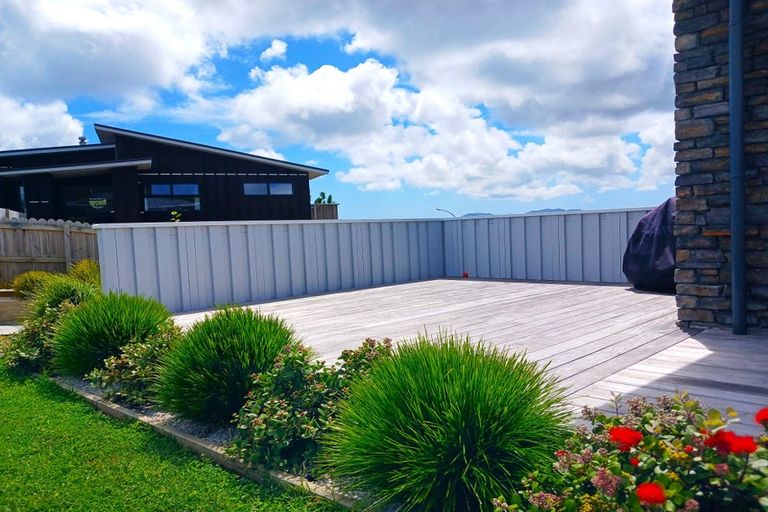 Photo of property in 2 Sunset Heights, Cable Bay, 0420