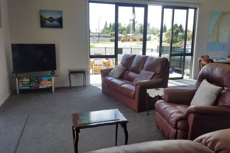 Photo of property in 25 Motu-au Close, Manapouri, 9679