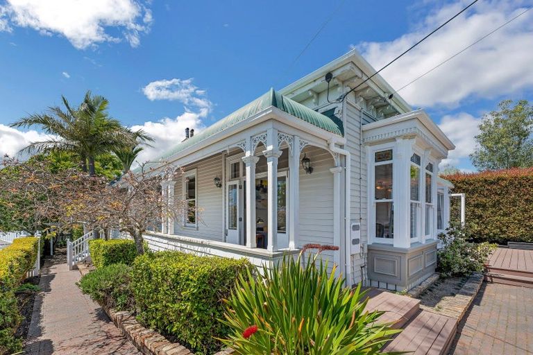 Photo of property in 20 Albert Road, Devonport, Auckland, 0624
