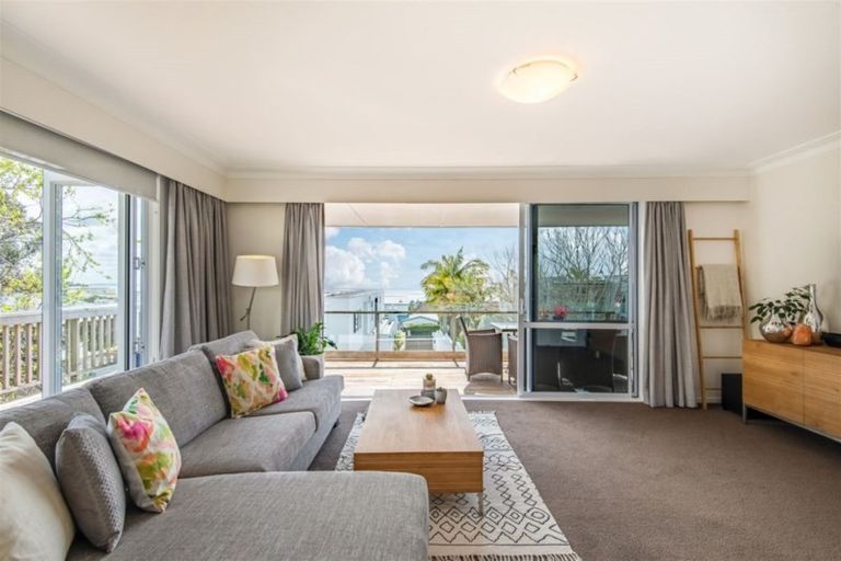 Photo of property in 4/30 Castor Bay Road, Castor Bay, Auckland, 0620