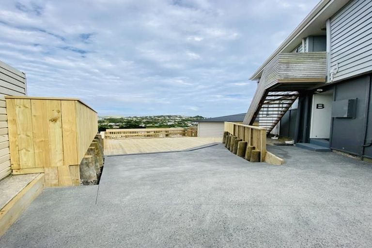 Photo of property in 20d Chetwode Grove, Newlands, Wellington, 6037