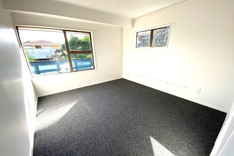 Photo of property in 11 Birman Close, Half Moon Bay, Auckland, 2012