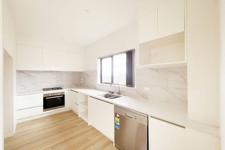 Photo of property in 1a Putiputi Way, Papakura, 2110