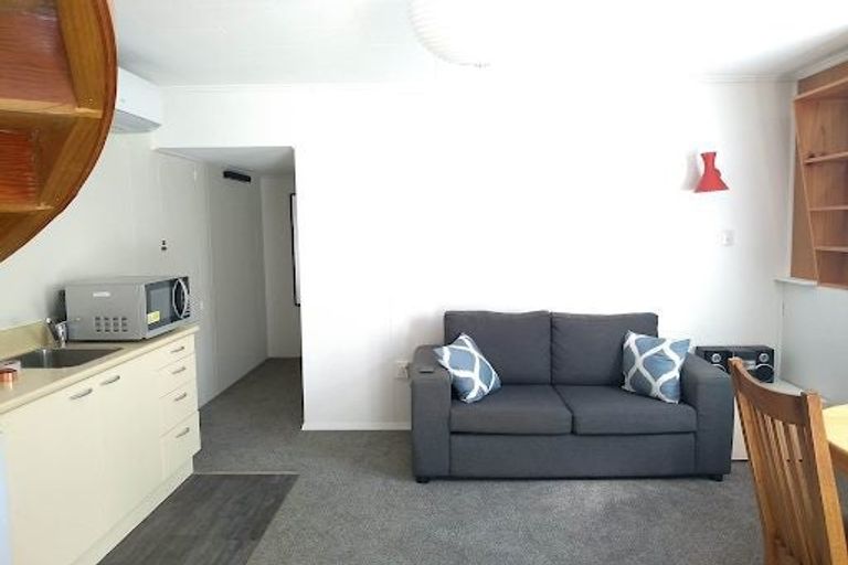 Photo of property in 16 Taungata Road, York Bay, Lower Hutt, 5013