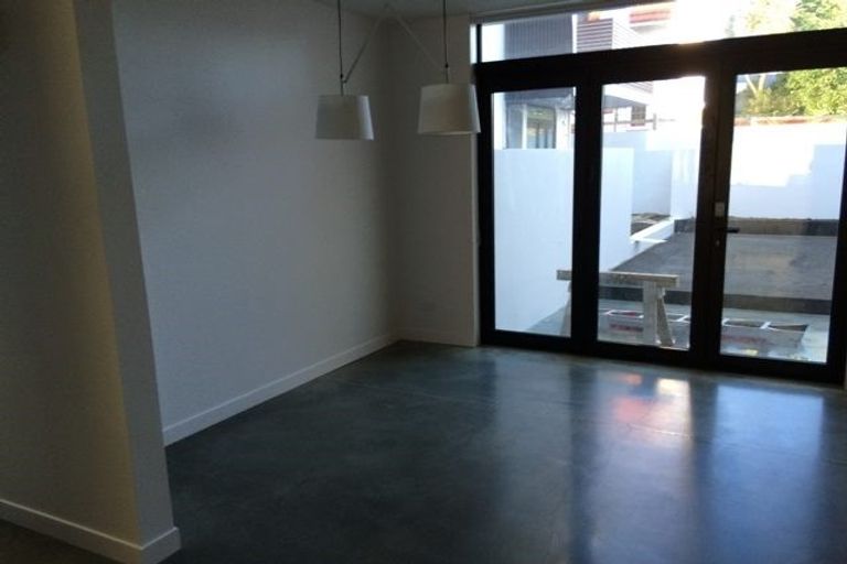 Photo of property in 76 Brougham Street, Mount Victoria, Wellington, 6011