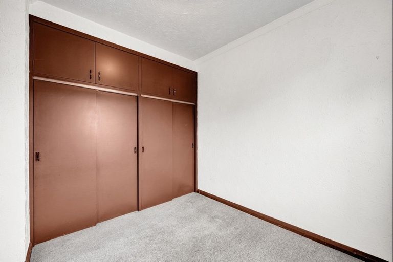 Photo of property in 13-15 Bayly Road, Moturoa, New Plymouth, 4310