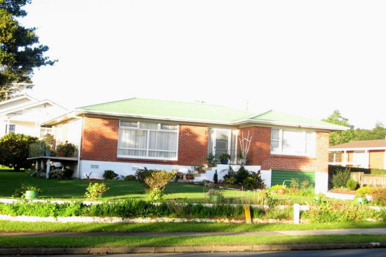 Photo of property in 74 Great South Road, Manurewa, Auckland, 2102