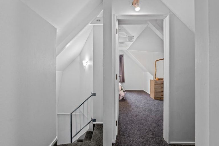 Photo of property in 92 Heta Road, Highlands Park, New Plymouth, 4312