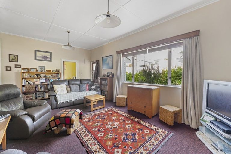 Photo of property in 42 Gaine Street, New Plymouth, 4310