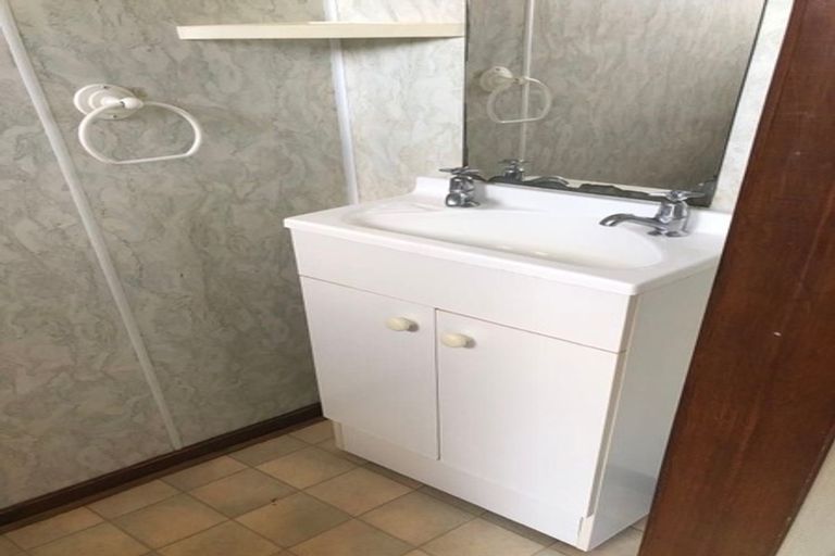 Photo of property in 4/31 Mana Avenue, Titahi Bay, Porirua, 5022