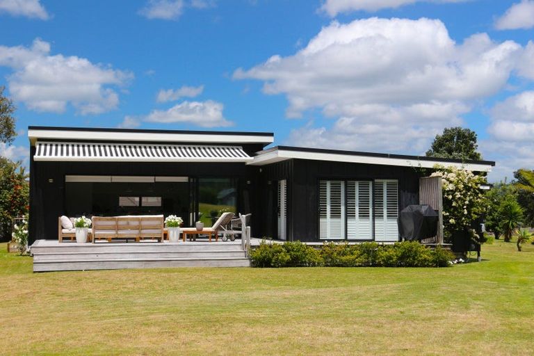 Photo of property in 111 Benjamin Place, Matarangi, Whitianga, 3592