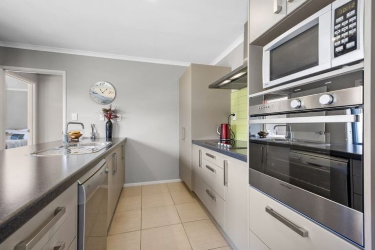 Photo of property in 7 Sunstone Crescent, Brown Owl, Upper Hutt, 5018