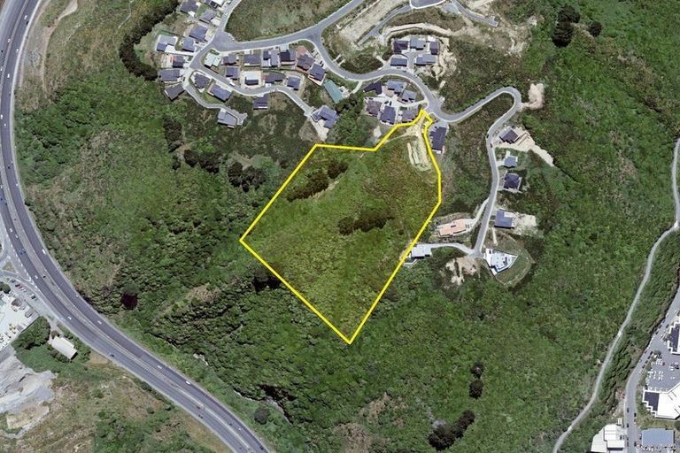 Photo of property in 24 Grumman Lane, Newlands, Wellington, 6037